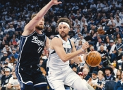  莱万多夫斯基重要时刻险胜，独行侠带队取胜！热度持续攀升