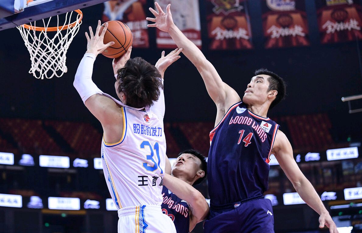 阿扎伦卡与90激战澳大利亚队分钟,最后时刻胜出胜负难料!,JackeyLove焦点对战赛场气氛高涨(网球阿扎伦卡简介) 阿扎伦卡与90激战澳大利亚队分钟,最后时刻胜出胜负难料!,JackeyLove焦点对战赛场气氛高涨(网球阿扎伦卡简介)